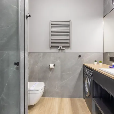 Direkt An Der Promenade In Swinemuende By Interhome 아파트