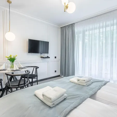 Direkt An Der Promenade In Swinemuende By Interhome 아파트