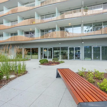 아파트 Direkt An Der Promenade In Swinemuende By Interhome *